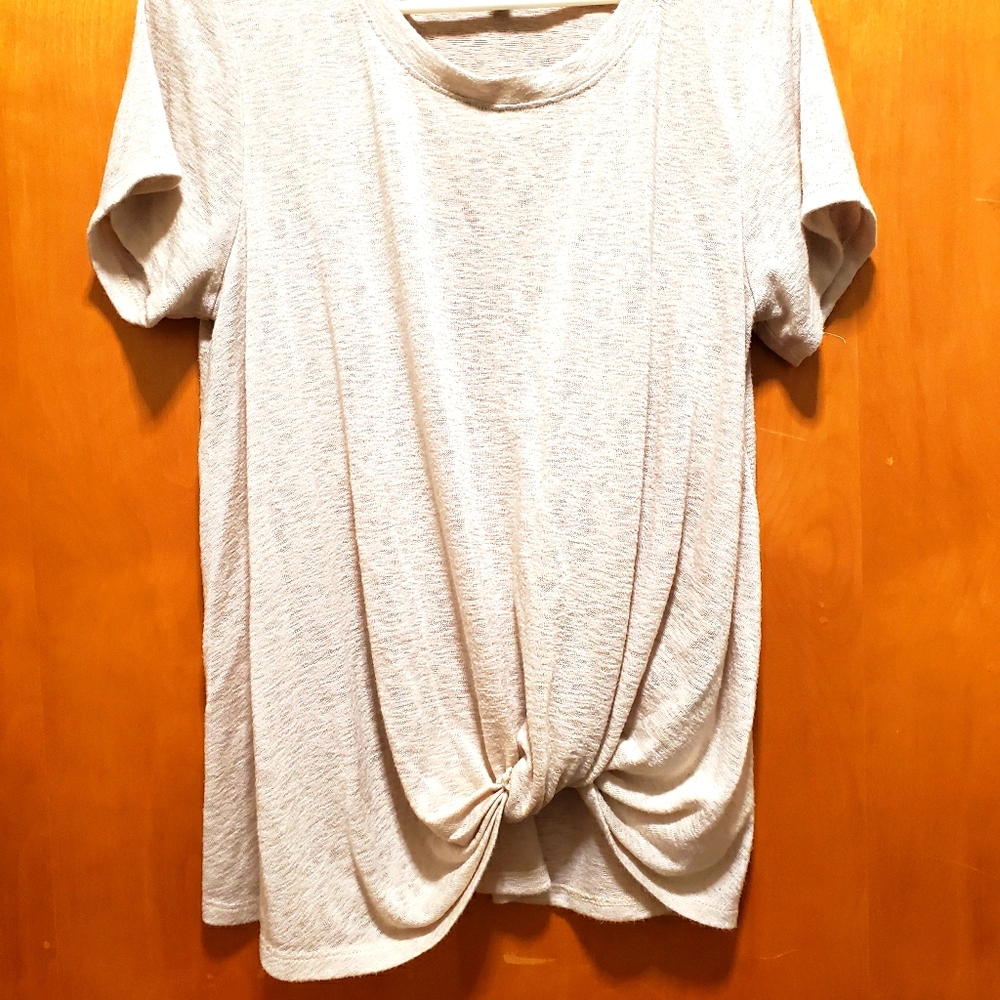 Twisted front top